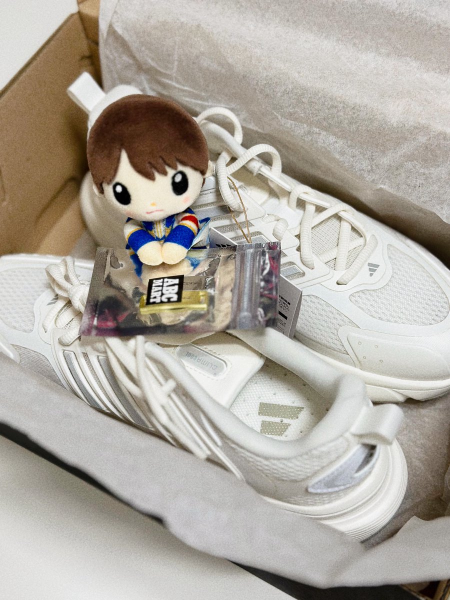 SATOSHORIS2's tweet image. やっと買えて嬉しい👟❤️

#timelesz
#CLIMACOOL #クライマクール