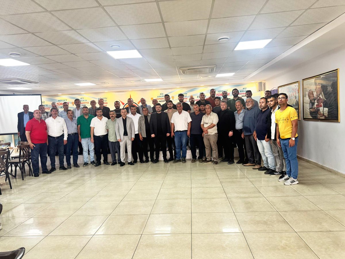 Ak Parti Nizip İlçe Başkanlığımız'da Ziyaretlerimiz devam ediyor...

Zergil Köyü Muhtar'ı Fahri kaya,Zerova Fıstık Coşkun Güzel, İş Dünyası Müslüm Akkurt,Erenköy Cihan Fıstıkçılık Cihan,İsmet ve Ömer
Aslan,Yerel Basın'dan Beyhan Sağlam,Metin İliksoy ve Nrt Bekir Şen ,Belkıs