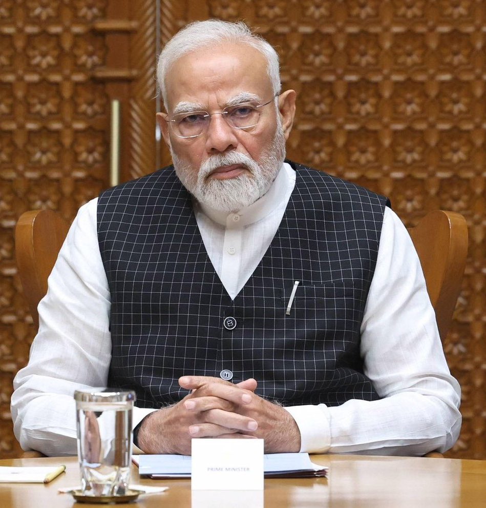 दोनों नेताओं में से आपको कौन बेहतर लगता है ? 

बतौर नेता पूछ रहा हूँ