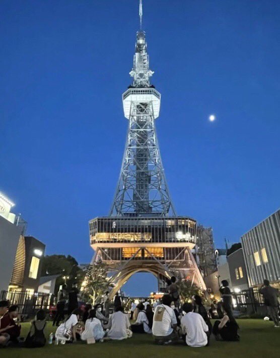 ▶芝生チル 

"音楽が彩る、ゆるやかな休日。"
名古屋を拠点に活動するDJが選曲。
空間演出のひとつとして、訪れる方へそっと耳に華を添える音楽をセレクトし、
休日の昼間を爽やかに彩ります。

DJs ▶︎ AGO / yasu / KYORO / DANIKI / Ut-TiE

楽しげな写真も置いときます🤳