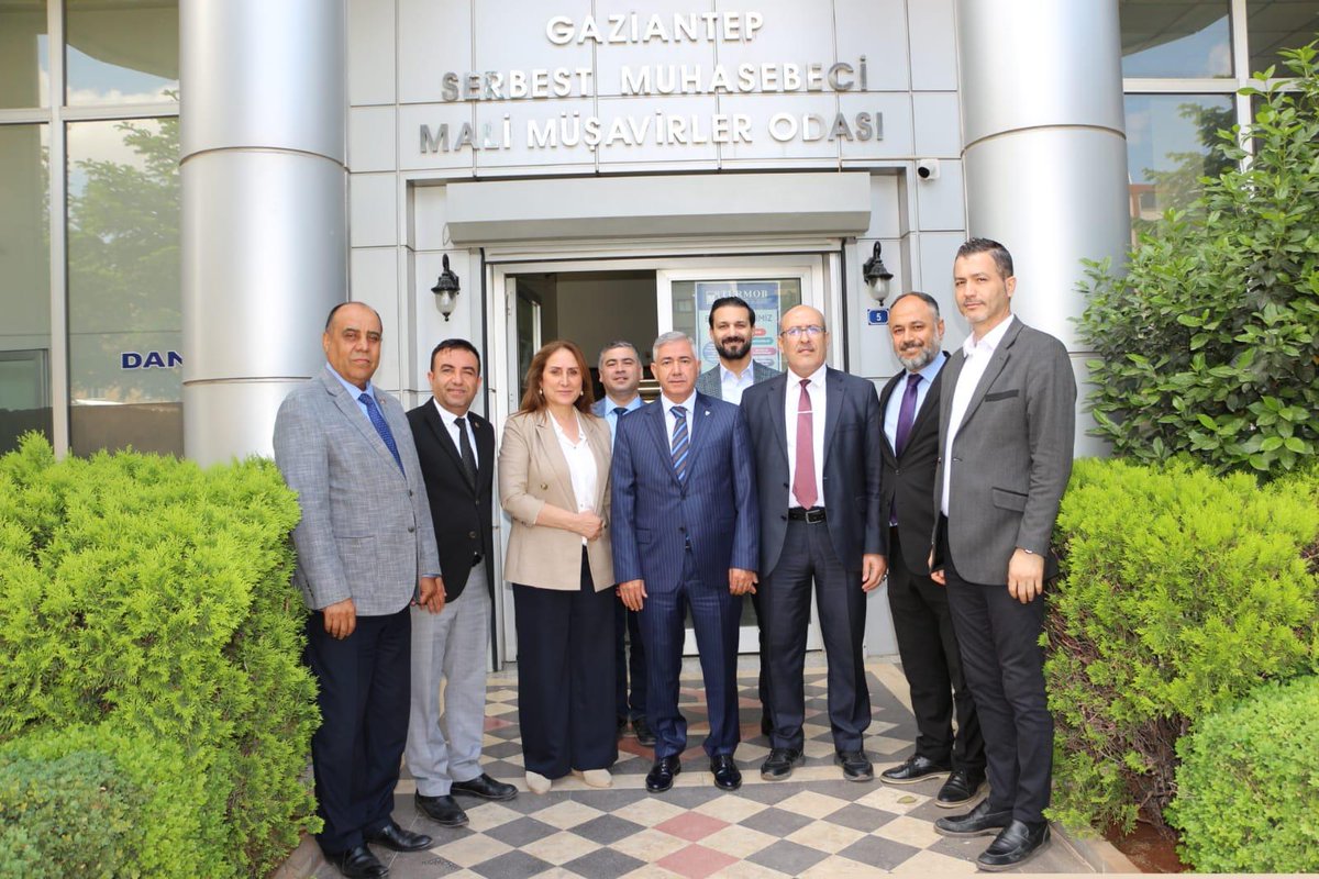 13.05.2025 SOSYAL GÜVENLİK HAFTASI DOLAYISIYLA SGK İL MÜDÜRÜ SAYIN MEHMET UZUN VE İL MÜDÜR YARDIMCISI SAYIN AHMET PAR ODAMIZI ZİYARETTE BULUNMUŞLARDIR. NAZİK ZİYARETLERİNDEN DOLAYI TEŞEKKÜR EDERİZ.