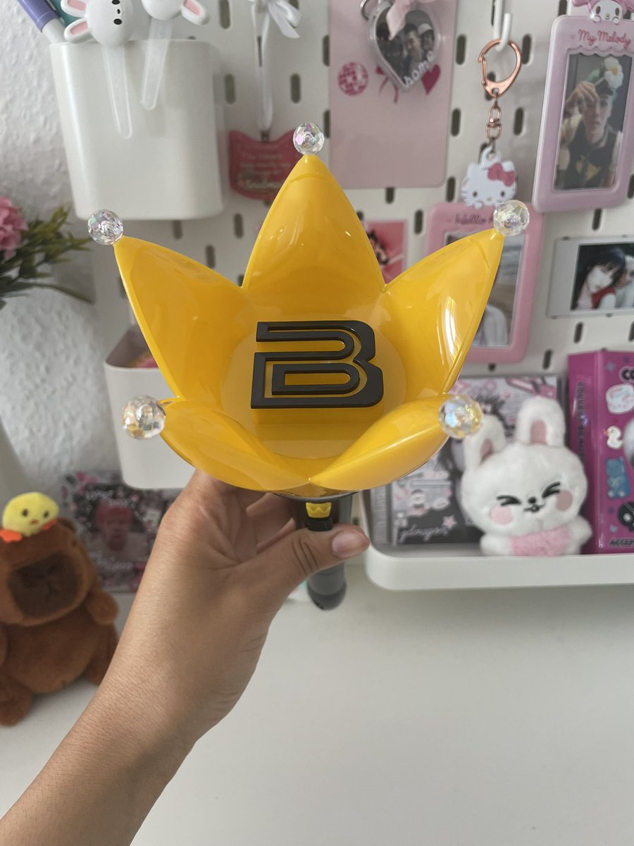 MOTHER OF LIGHTSTICKS BANGBONG FINALLY IN MY POSSESSION 😭