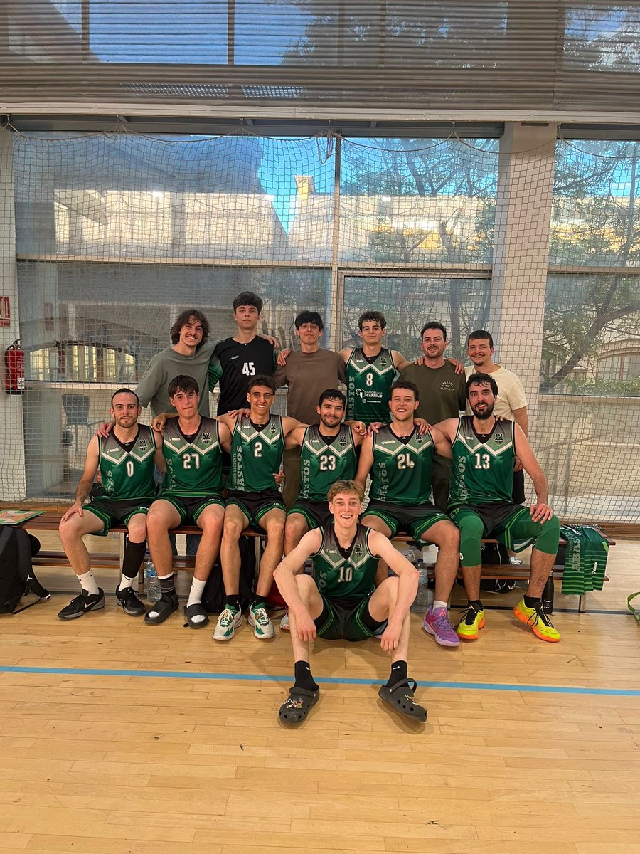 Victoria para despedir la increíble temporada de nuestro Senior Masc B. Logramos ser campeones de grupo y el ascenso a autonómico. Último partido de Teegan en nuestro club. Mucha suerte en tus estudios, siempre tendrás las puertas abiertas para volver cuando quieras