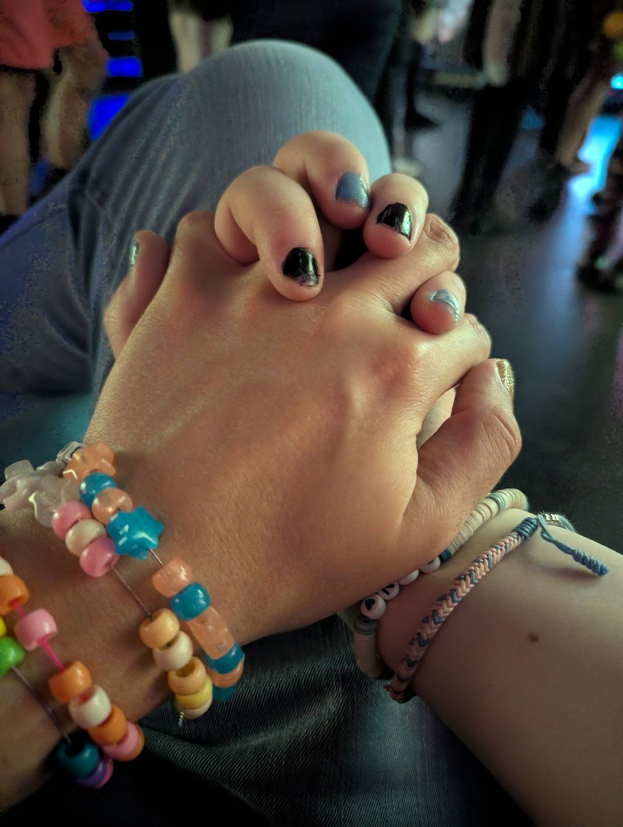 had a great time at fwa - being broken up with wasn't fun but I was surrounded by friends and made some really special memories, love you all and eternally grateful to live this 💛