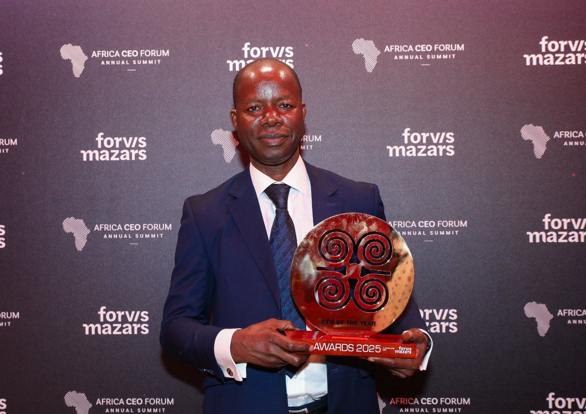 J’ai eu l’honneur de recevoir le trophée de CEO de l’année, décerné par le jury pluridisciplinaire de l’Africa CEO Forum 2025.
Cette distinction, qui récompense le dirigeant s’étant le plus illustré dans la bonne conduite de son entreprise, son impact social et économique, son