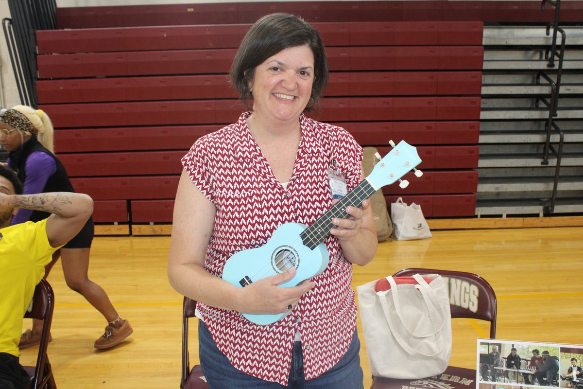 Dater High School threw an epic End of Year Celebration that swapped out traditional conferences for food trucks, carnival games, student showcases and hands-on fun. #WeAreCPS #HereforKids 

For all things Dater: brnw.ch/21wSC6c
