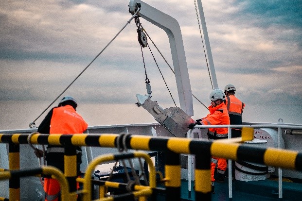 Cefas (@cefasgovuk) on Twitter photo New #MarineScience blog! In this jointly authored piece, Cefas, <a href="/EnvAgency/">Environment Agency</a>, <a href="/AFBI_NI/">AFBI</a>, <a href="/thembauk/">MBA - Marine Biological Association</a>, and <a href="/NatResWales/">Cyfoeth Naturiol Cymru | Natural Resources Wales</a> discuss how cross-agency #collaboration, #innovation and #data come together to monitor and protect the Irish Sea.
▶️ bit.ly/3YGLJMU
<a href="/DefraGovUK/">Defra UK</a> <a href="/daera_ni/">DAERA</a> New #MarineScience blog! In this jointly authored piece, Cefas, <a href="/EnvAgency/">Environment Agency</a>, <a href="/AFBI_NI/">AFBI</a>, <a href="/thembauk/">MBA - Marine Biological Association</a>, and <a href="/NatResWales/">Cyfoeth Naturiol Cymru | Natural Resources Wales</a> discuss how cross-agency #collaboration, #innovation and #data come together to monitor and protect the Irish Sea.
▶️ bit.ly/3YGLJMU
<a href="/DefraGovUK/">Defra UK</a> <a href="/daera_ni/">DAERA</a>