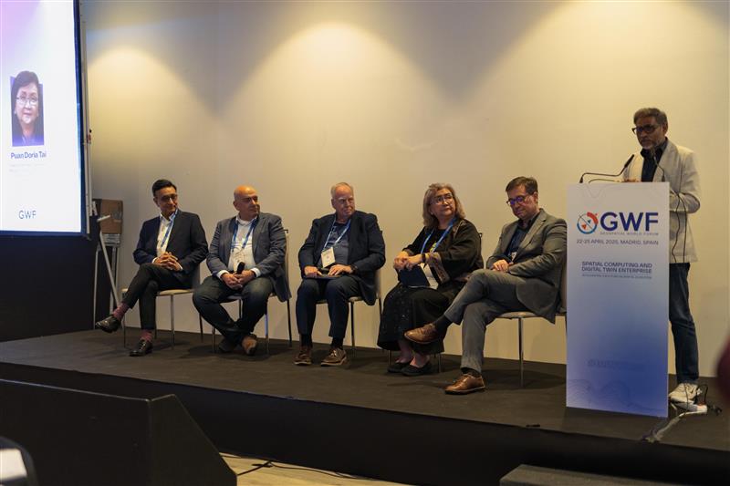 EsriSaudi's tweet image. Reflecting on an impactful @GeospatialM in Madrid.
Sohail Elabd of @Esri joined the final plenary—closing a week of innovation, insights &amp;amp; global collaboration in the geospatial field.

#EsriSaudiArabia #GeospatialWorldForum #GWF2025 #GIS