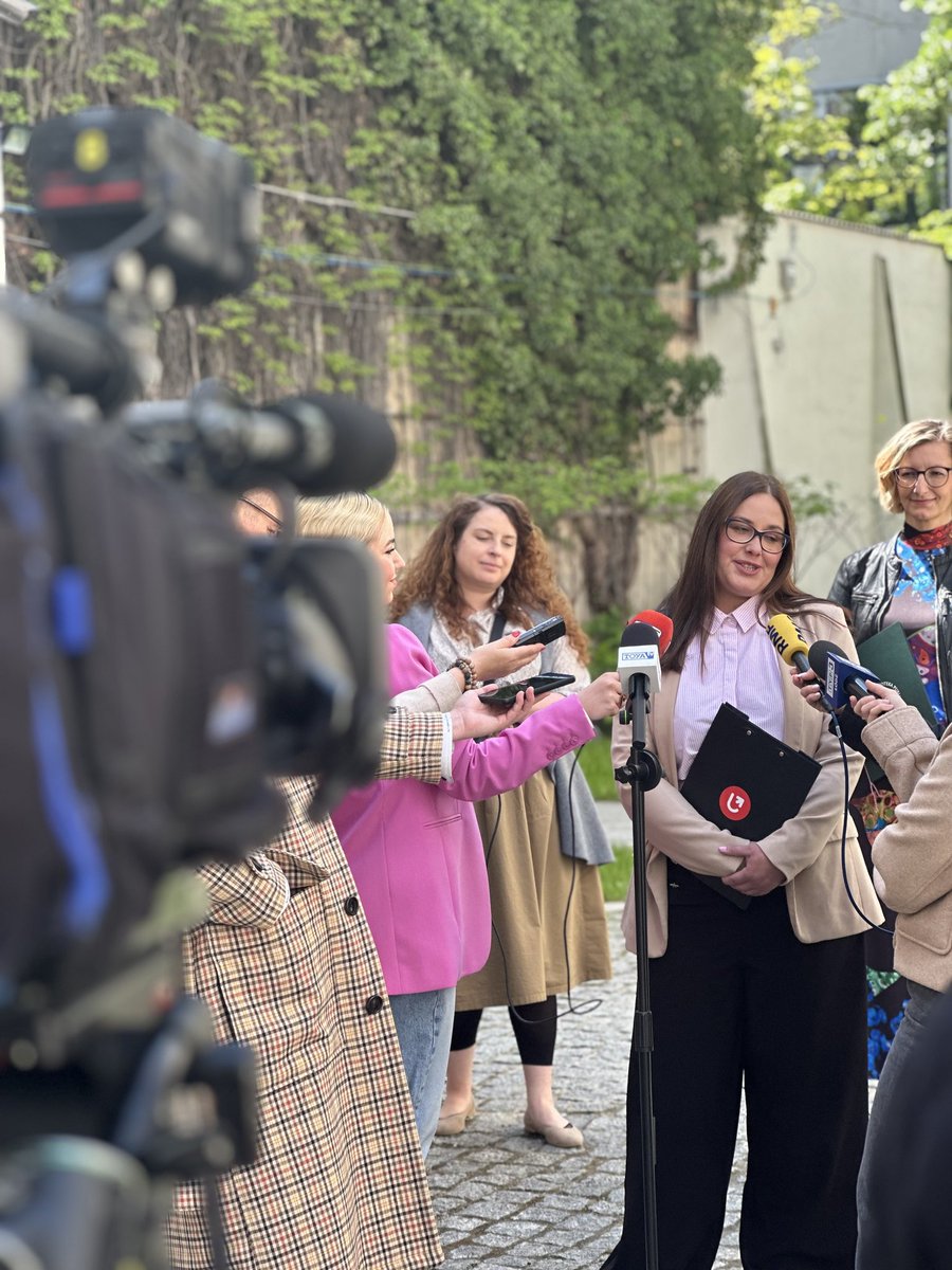 Biuro Prasowe UniLodz (@unilodz) on Twitter photo Wspólnie z <a href="/lodzkiePL/">Łódzkie dla Ciebie</a> opowiadaliśmy o tym, co szykujemy na zbliżającą się Noc Muzeów (17 maja) 🏛Czekają: Pałac Biedermanna, Muzeum Przyrodnicze i Muzeum Geologiczne #UniLodz. <a href="/Miasto_Lodz/">Łódź</a> <a href="/PAPinformacje/">PAP</a> <a href="/radiolodz/">Radio Łódź</a> <a href="/RadioZET_NEWS/">Radio ZET NEWS</a> <a href="/Radio_TOK_FM/">Radio TOK FM</a> <a href="/tvp_3/">TVP3</a> <a href="/lodzkocham/">Kocham Łódź</a> Wspólnie z <a href="/lodzkiePL/">Łódzkie dla Ciebie</a> opowiadaliśmy o tym, co szykujemy na zbliżającą się Noc Muzeów (17 maja) 🏛Czekają: Pałac Biedermanna, Muzeum Przyrodnicze i Muzeum Geologiczne #UniLodz. <a href="/Miasto_Lodz/">Łódź</a> <a href="/PAPinformacje/">PAP</a> <a href="/radiolodz/">Radio Łódź</a> <a href="/RadioZET_NEWS/">Radio ZET NEWS</a> <a href="/Radio_TOK_FM/">Radio TOK FM</a> <a href="/tvp_3/">TVP3</a> <a href="/lodzkocham/">Kocham Łódź</a>