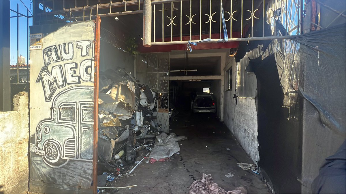 Robaban autos Hyundai en la zona de Parque Batlle, La Blanqueada y alrededores y se los llevaban a Nuevo Paris. Terminaban en este lugar, que recién fue allanado por la Brigada de Automotores. Más info en <a href="/Subrayado/">Subrayado</a>