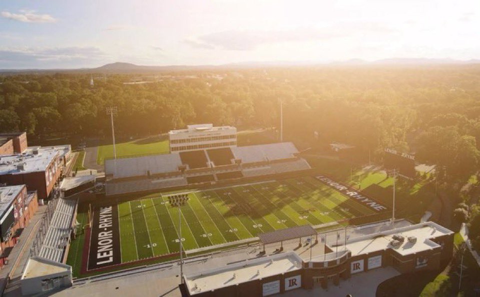 Less than a month out from QB School!
Sign up today and come compete #betweenthebricks!
#W1N 🧱🐻🧱