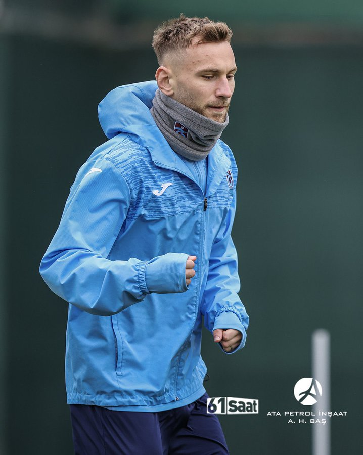 HamziSpor's tweet photo. ✅ Training für Heute ✅
📌 Teilgenommen haben:
🧤 Uğurcan Çakır –
🛡️ Stefan Savić
🎯 Denis Draguș
- morgen Startelf also 😁😁
#Trabzonspor #UğurcanÇakır #Savic #Dragus #TürkiyeKupası https://t.co/WBHXL9yJj4