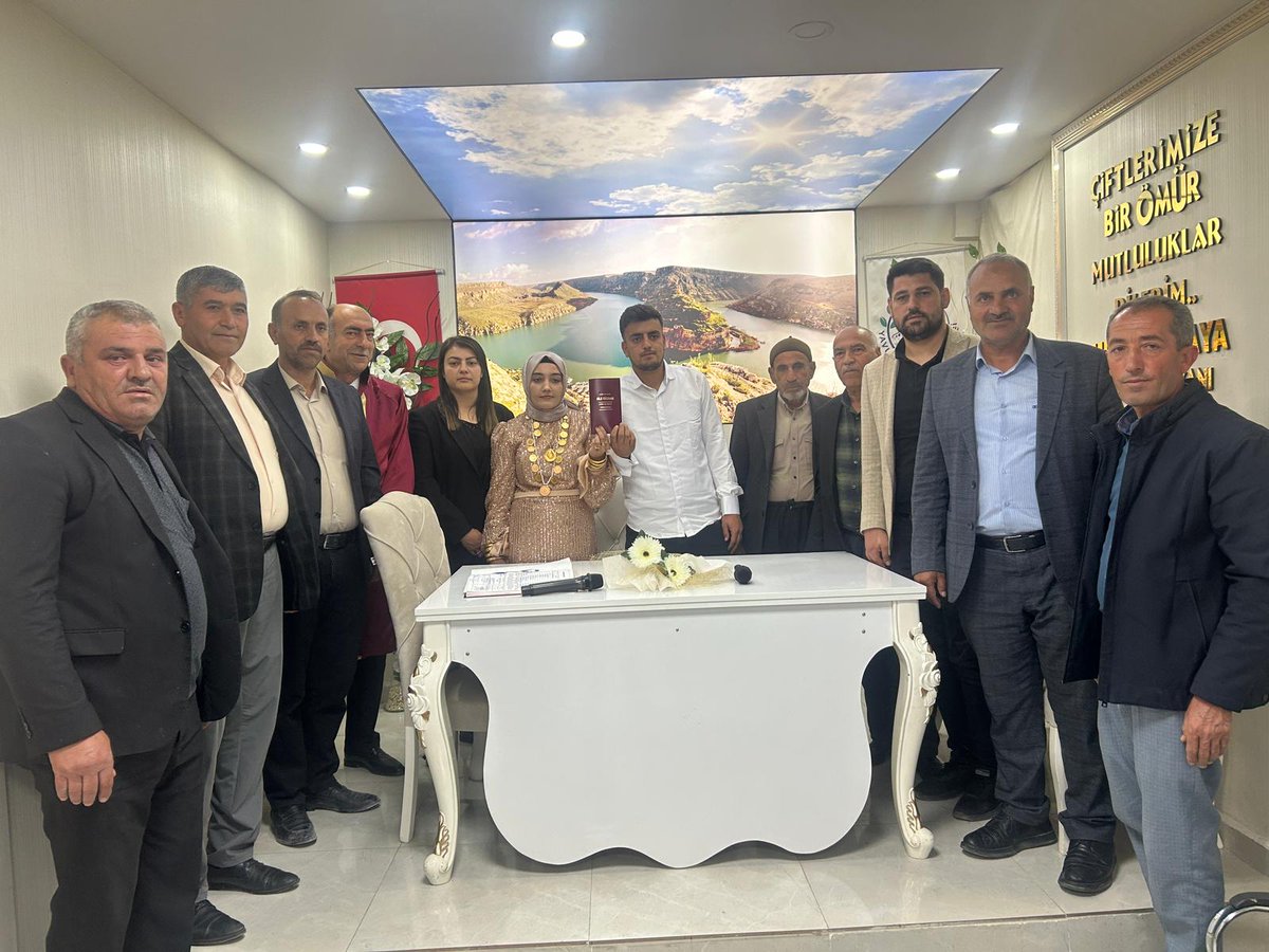 Tuğba Azar (@tugbaazr27) on Twitter photo Büyükşehir Meclis Üyemiz Mehmet Özçelik Başkanımızın yeğeni Yunus ve Sebiha çiftinin nikâh merasimine, İlçe Yönetim Kurulumuz ile birlikte katıldık. Genç çiftimize ömür boyu mutluluklar diliyoruz.
<a href="/AKKADINGM/">AK Parti Kadın Kolları</a>
<a href="/tugbaisikercan/">Tuğba IŞIK ERCAN</a>
<a href="/avdilanensari/">Av Dilan Ensari</a> Büyükşehir Meclis Üyemiz Mehmet Özçelik Başkanımızın yeğeni Yunus ve Sebiha çiftinin nikâh merasimine, İlçe Yönetim Kurulumuz ile birlikte katıldık. Genç çiftimize ömür boyu mutluluklar diliyoruz.
<a href="/AKKADINGM/">AK Parti Kadın Kolları</a>
<a href="/tugbaisikercan/">Tuğba IŞIK ERCAN</a>
<a href="/avdilanensari/">Av Dilan Ensari</a>