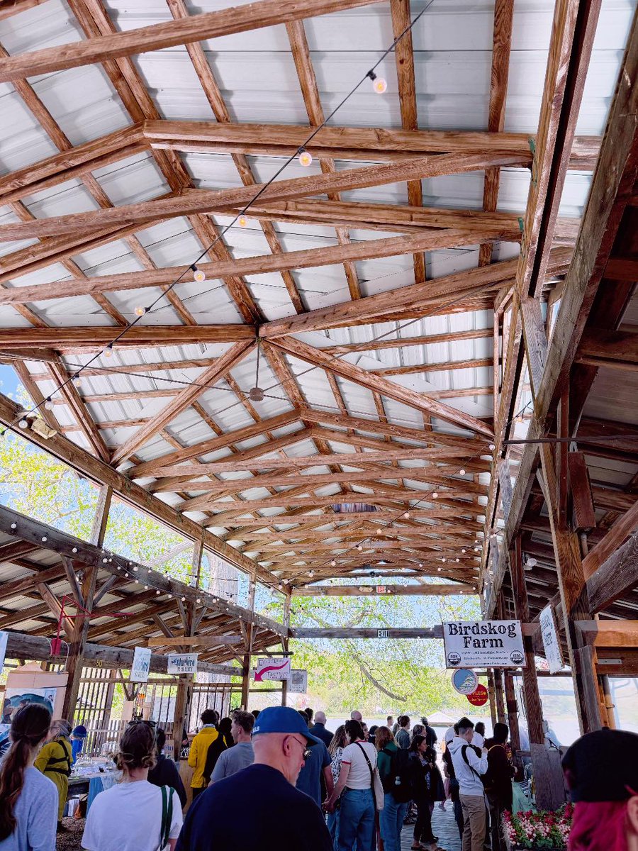 We’re in the running to be one of the top 10 farmers markets in the country! Please take a moment to vote for the Ithaca Farmers Market. Just one click, no personal information required. 

newsweek.com/readerschoice/…