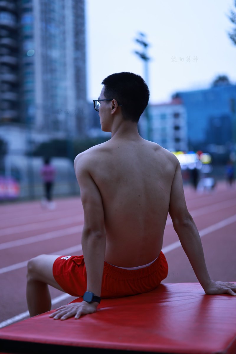 No.175 那年还没毕业，有一个这样的同桌
（全网首发）『非全见』