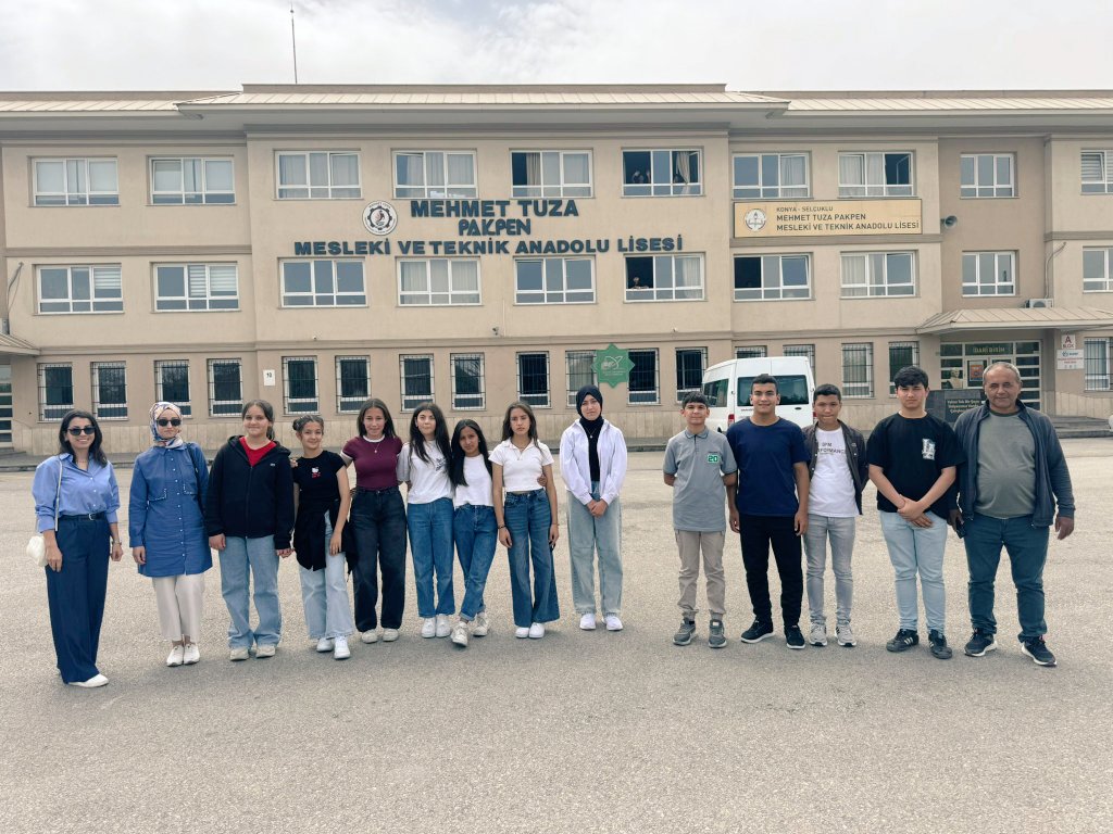mutmaresal's tweet photo. 8.sınıf  öğrencileriyle Konya ilimizdeki liseler ziyaret edildi. Geleceğe yönelik yönlendirme ve liseler hakkında bilgiler verildi.  #Rehberlikservisi 
@Yusuf__Tekin @_Ali_KARAGOZ
@valiatillatoros @MersinMEM
@fazilet_durmus @KaymakamlikMut
@erddlk33 https://t.co/axDqyTXKqs