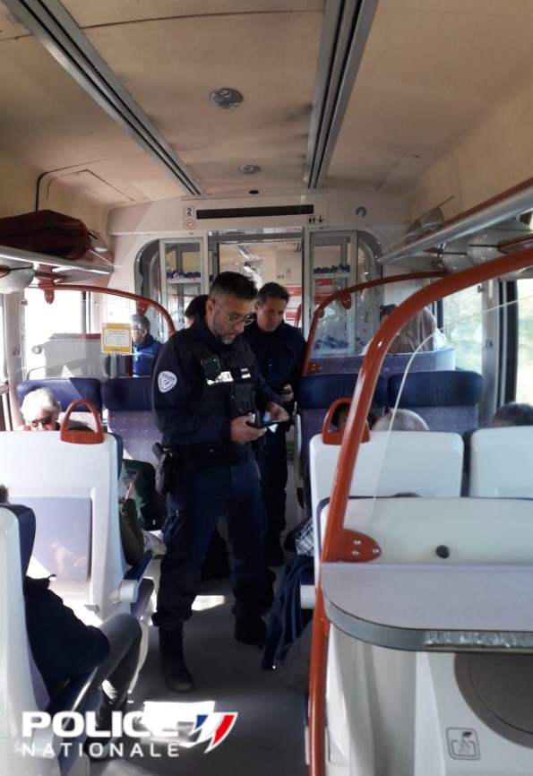 #Protéger | 📍Le 12 mai, nous étions présents en gares de #Béziers #Sète #Agde et #Montpellier dans le cadre de la sécurisation et la lutte contre la délinquance.
200 personnes contrôlées🚄
7 interpellations ⤵️
❌5  pour défaut de titres de séjours
❌2 personnes recherchées
