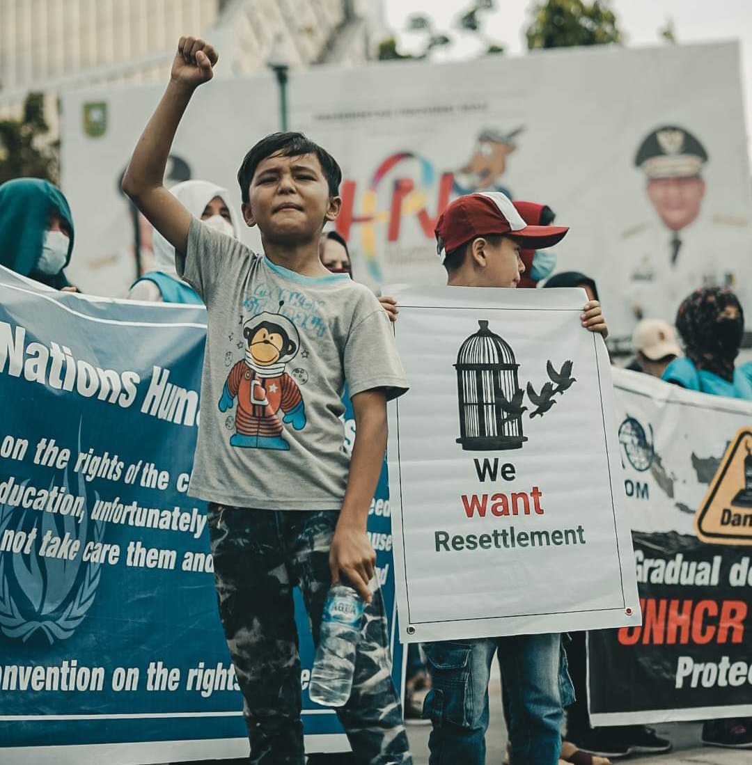 ShirinHazareh's tweet photo. :
Over 7,000 Hazara refugees have lived in Indonesia for more than 13 years—without status, without future, without voice.
This is not just a number—it’s a human tragedy.
Their urgent resettlement is a moral imperative.
#StopHazaraGenocide https://t.co/5MgXHs8so9