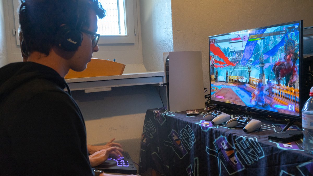 Massive thanks to <a href="/KbirdOfficiel/">Kbird</a> for making this event bigger with the SF6 tournament and free plays !

Hope you all enjoyed compete and discover those games in our last Solid Littoral event 🙌