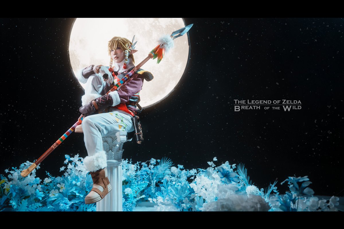 YanYan82111's tweet photo. 【Cos-薩爾達傳說-林克】
月亮跟下雪機效果真的超好 好喜歡~
自己只來的及生了斬風羽槍
感謝冏冏小精靈幫忙我鍊成大鷲弓
讓我有新弓可以拿 感動
也感謝森田拍拍  超會指導動作
連我這姿障 拿弓看起來都超帥!!
photo by 森田

#COS #cosplay #コスプレ 
#ゼルダの伝説 
#林克 #リンク https://t.co/23iaXaHKS9
