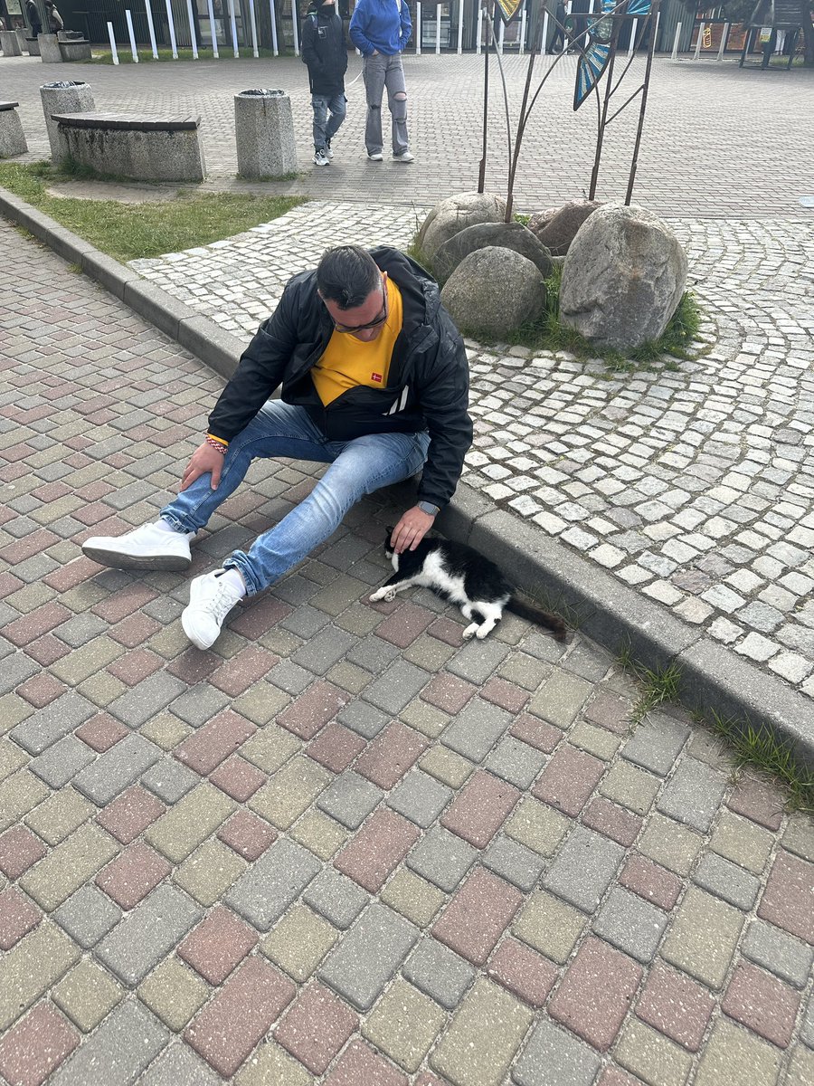 Тима и киска.