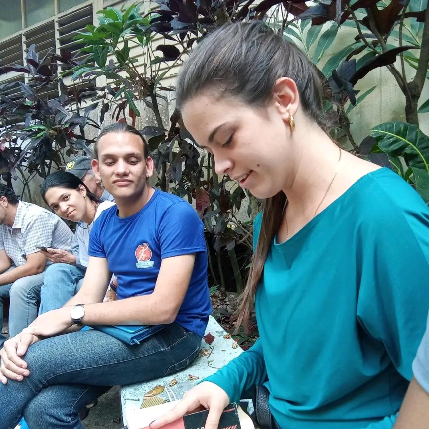 ✅ La peña literaria Encuentro con Apolo y Clío celebrará mañana desde las 2:00 pm un encuentro especial, con motivo del primer aniversario de creada.
📖 El encuentro será en la sede Ignacio Agramonte de nuestra institución, y están invitados todos los estudiantes.🥳

#UCCuba