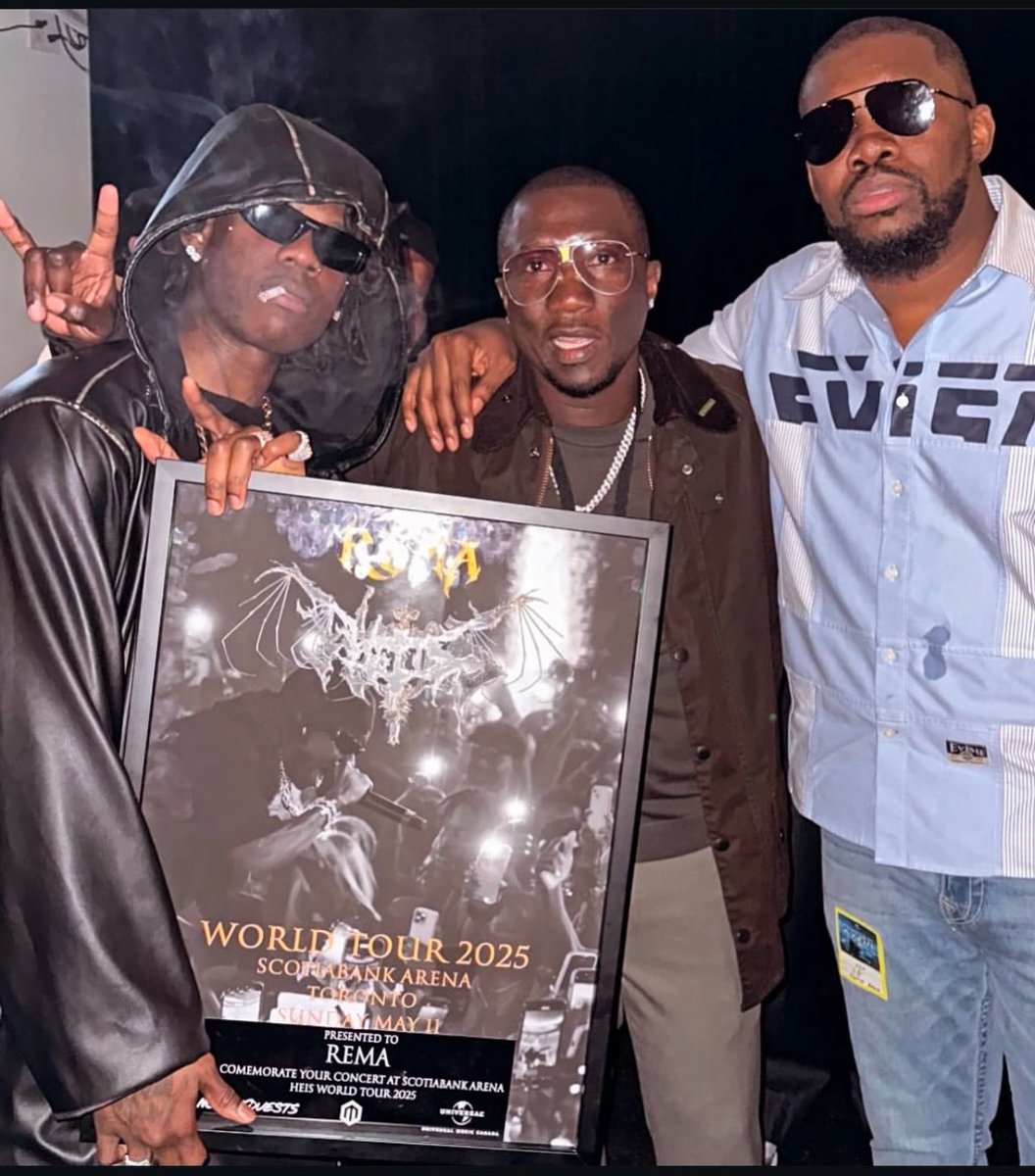 <a href="/heisrema/">REMA</a> recieves a plaque for his sold out concert in Scotiabank Arena🤩🔥