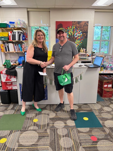 FHSD (@fhschools) on Twitter photo We’re sending a HUGE congratulations to these <a href="/summitbees/">SummitElementaryFHSD</a> retirees! Thank you to Principal Michele Sulfsted and 6th grade teacher Tim Estell for their combined 50 years at Summit and FHSD! We’re sending a HUGE congratulations to these <a href="/summitbees/">SummitElementaryFHSD</a> retirees! Thank you to Principal Michele Sulfsted and 6th grade teacher Tim Estell for their combined 50 years at Summit and FHSD!