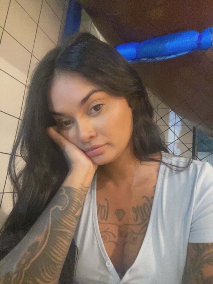 PaigeBliss_'s tweet image. Ugh, the weather’s being such a mood killer, I can’t even head out for the gym. Guess I’ll just have to work out some other way… 😉

#WilmingtonDE #WeatherProblems #RainyDayVibes #NoExcuses #NoWeatherStopMe #HealthyLifestyle