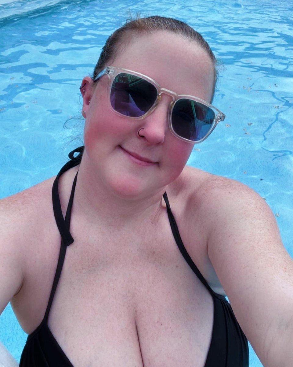 RpRice0810's tweet photo. Pool days are back finally!! https://t.co/RNt6KGU05P