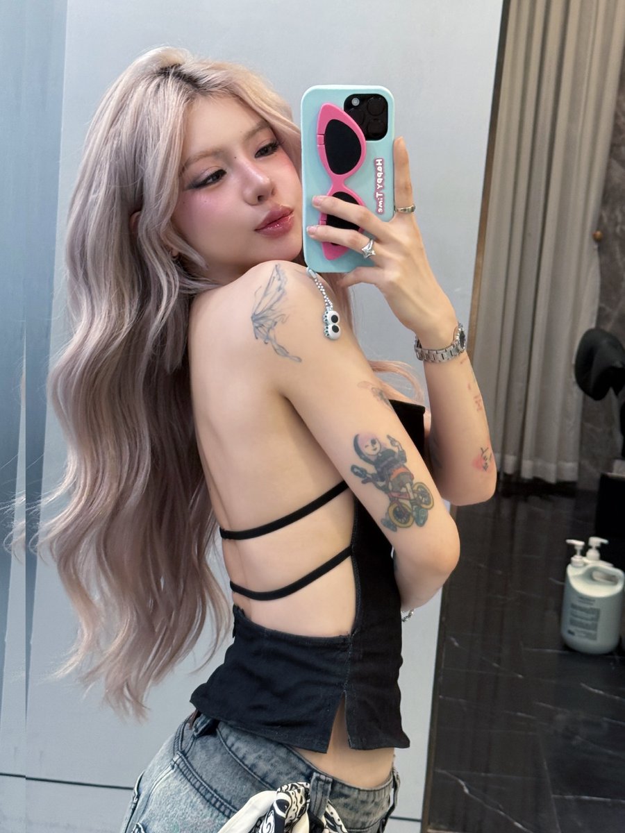 new hair, new me. :3