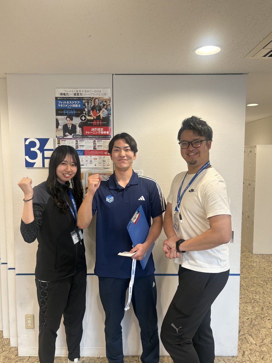 yokohama_rs's tweet image. ・
本日は、本校で大活躍の在校生をご紹介✨

学校生活だけではなくSIと呼ばれる在校生スタッフや
オリターとして一年生のサポートを行っています🌞
また外部で野球のコーチとしても活躍中😻‼️

本校はトレーナーとしての知識だけではなく様々な活動を行うことで人としても成長できる学校です🏫