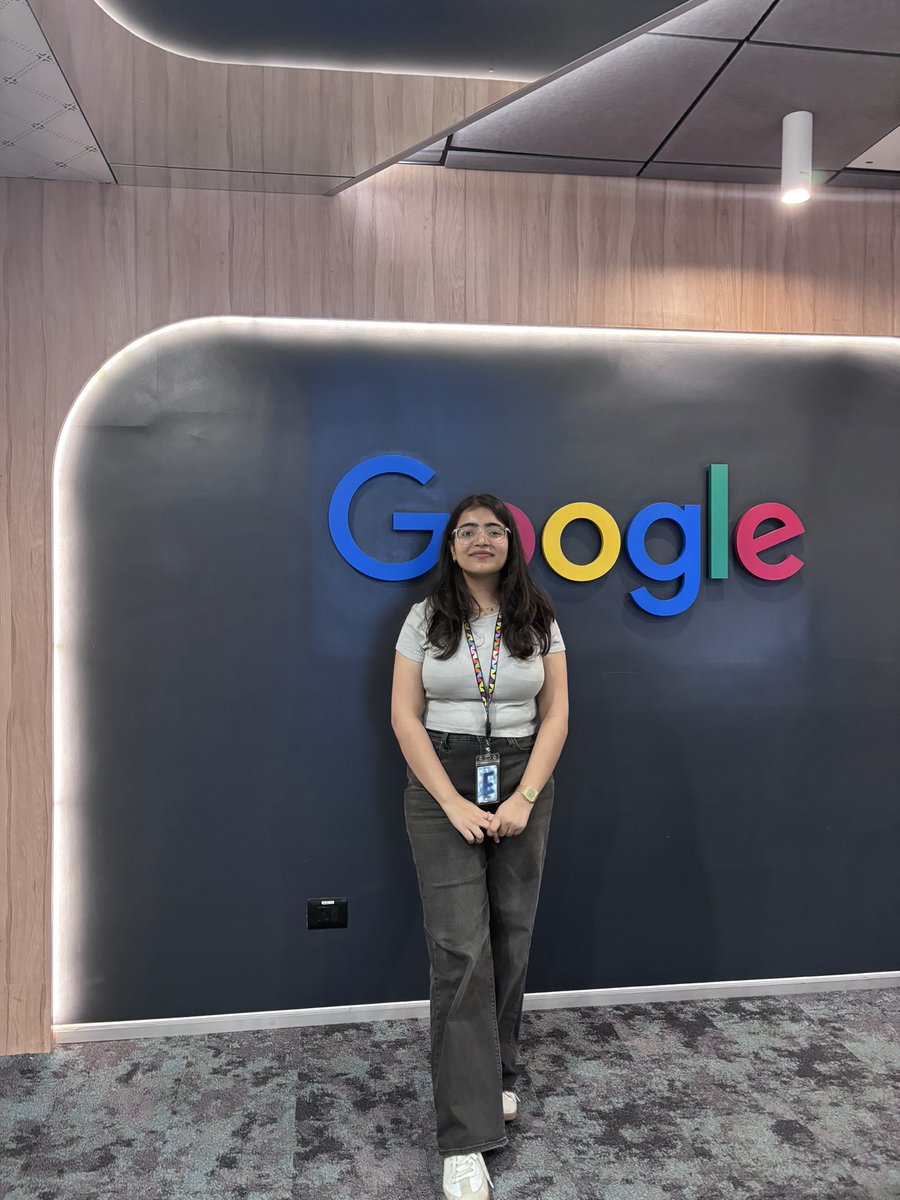 PragyaSinghal18's tweet image. Career update, Joined @Google as an Software Engineer 💙🫶🏻
#Google #Dream #engineer #SoftwareEngineering