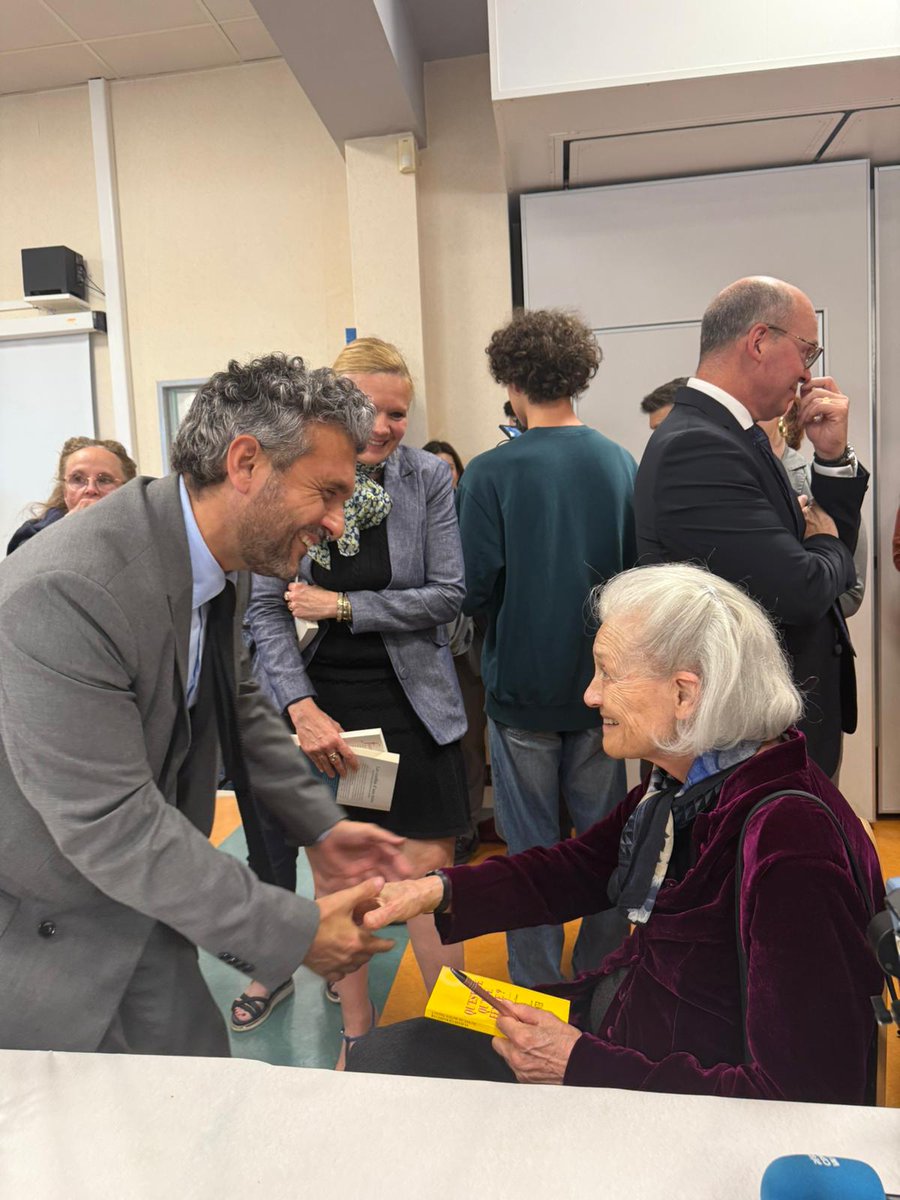 Académie d'Orléans-Tours (@ac_orleanstours) on Twitter photo Le recteur <a href="/PhiAgresti/">Jean-Philippe Agresti</a> était à Blois (41) aux côtés d’Élisabeth Badinter, <a href="/MarcGricourt/">Gricourt</a> et <a href="/fbonneau/">François Bonneau</a> pour célébrer la nouvelle dénomination du <a href="/LyceeRBadinter/">Lycee international R. Badinter Blois</a>. Inauguration de la plaque, échanges avec les élèves : un bel hommage à une grande figure de la République ! 🙏 Le recteur <a href="/PhiAgresti/">Jean-Philippe Agresti</a> était à Blois (41) aux côtés d’Élisabeth Badinter, <a href="/MarcGricourt/">Gricourt</a> et <a href="/fbonneau/">François Bonneau</a> pour célébrer la nouvelle dénomination du <a href="/LyceeRBadinter/">Lycee international R. Badinter Blois</a>. Inauguration de la plaque, échanges avec les élèves : un bel hommage à une grande figure de la République ! 🙏