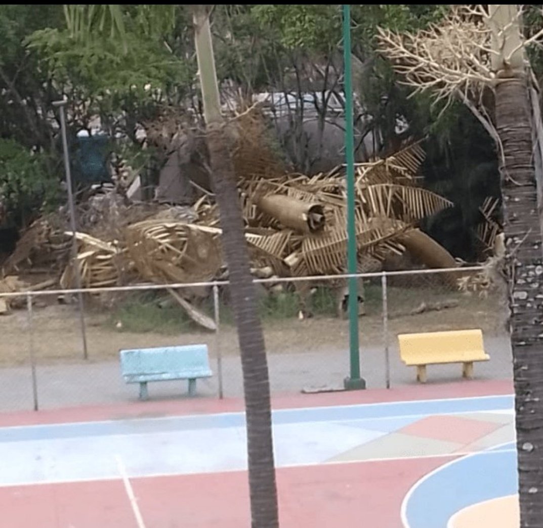 Cuando me hablan de monumento, mi cerebro en automático.
Antes y después = -$ p/p
Las consecuencias adivinan quién las paga...