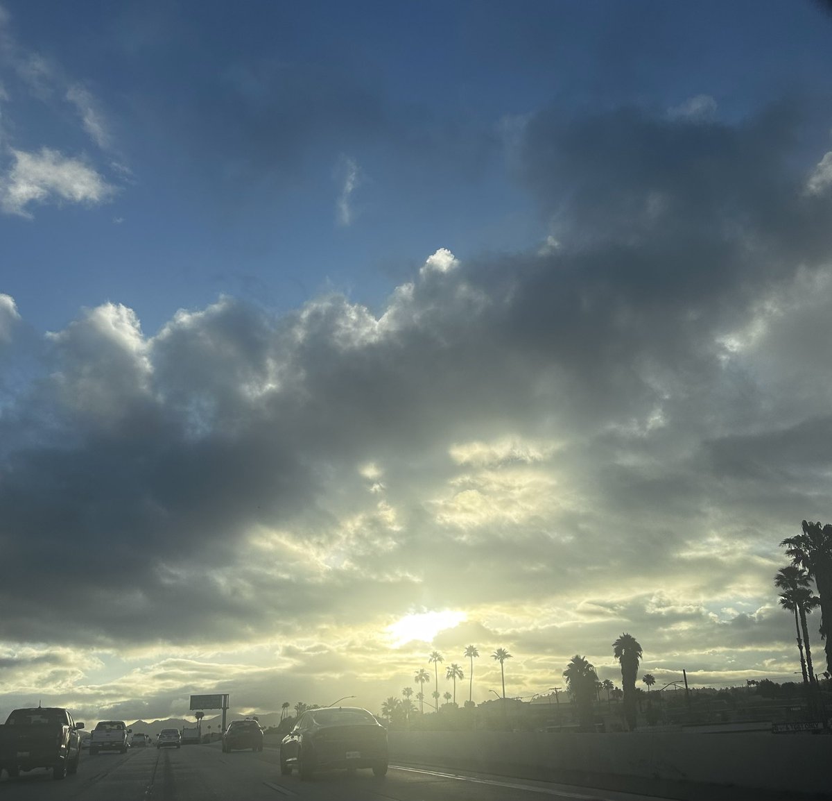NKaravedas's tweet photo. Good Morning everyone 😎
Have a #TerrificTuesday 

#ThatDriveIn #Blessed #Cali https://t.co/hb2C3x6s5l