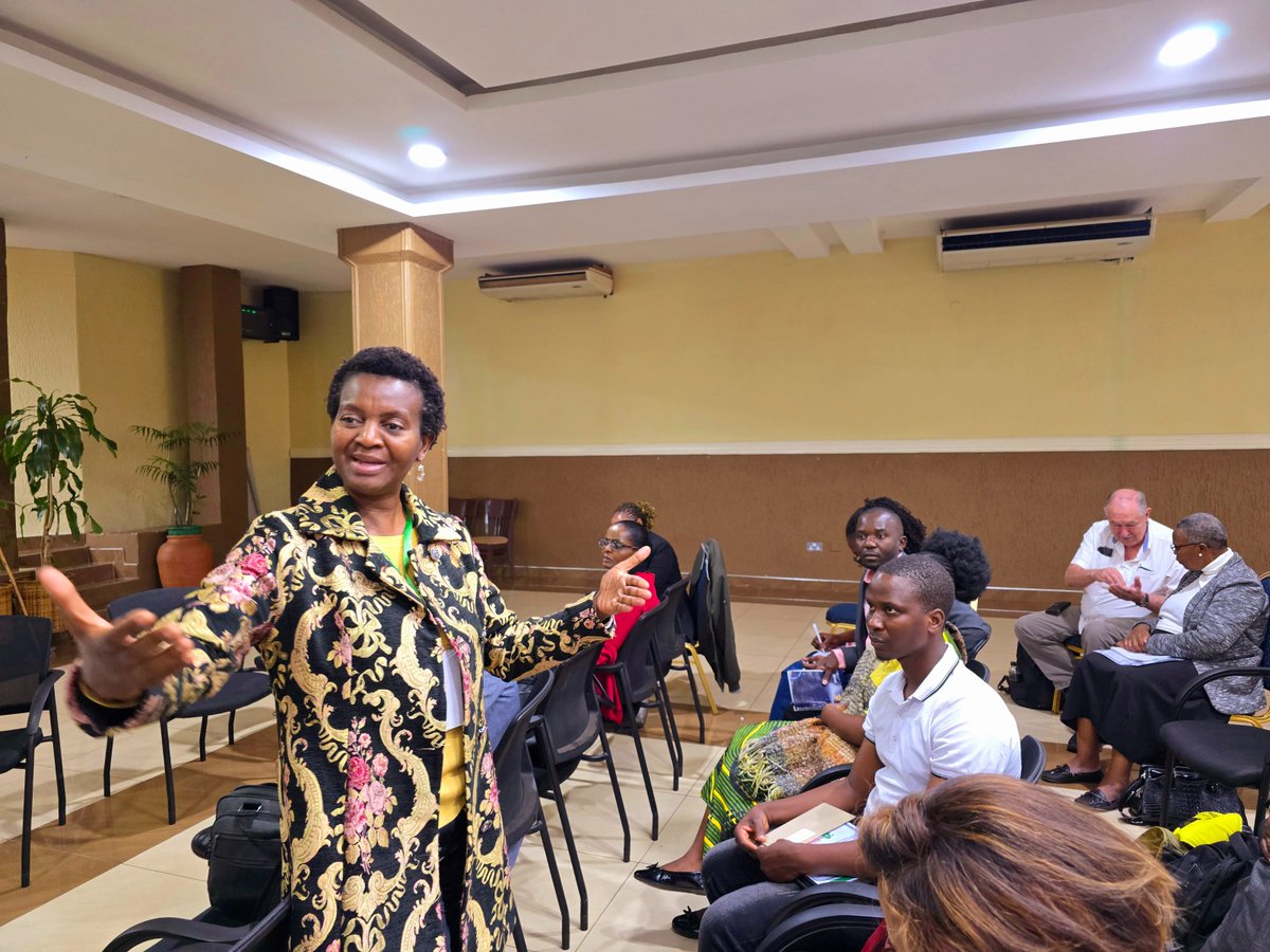 FAO Malawi (@faomalawi) on Twitter photo On the sidelines of the #AAEW2025 happening in Lilongwe🇲🇼, <a href="/FAO/">Food and Agriculture Organization</a>'s Global FFS platform along with <a href="/FAOMalawi/">FAO Malawi</a> presented the vision for the future of Farmer Field Schools, focusing on
*The regeneration of #Agroecosystems
*Local #economies and entrepreneurship
*Gender #equality On the sidelines of the #AAEW2025 happening in Lilongwe🇲🇼, <a href="/FAO/">Food and Agriculture Organization</a>'s Global FFS platform along with <a href="/FAOMalawi/">FAO Malawi</a> presented the vision for the future of Farmer Field Schools, focusing on
*The regeneration of #Agroecosystems
*Local #economies and entrepreneurship
*Gender #equality