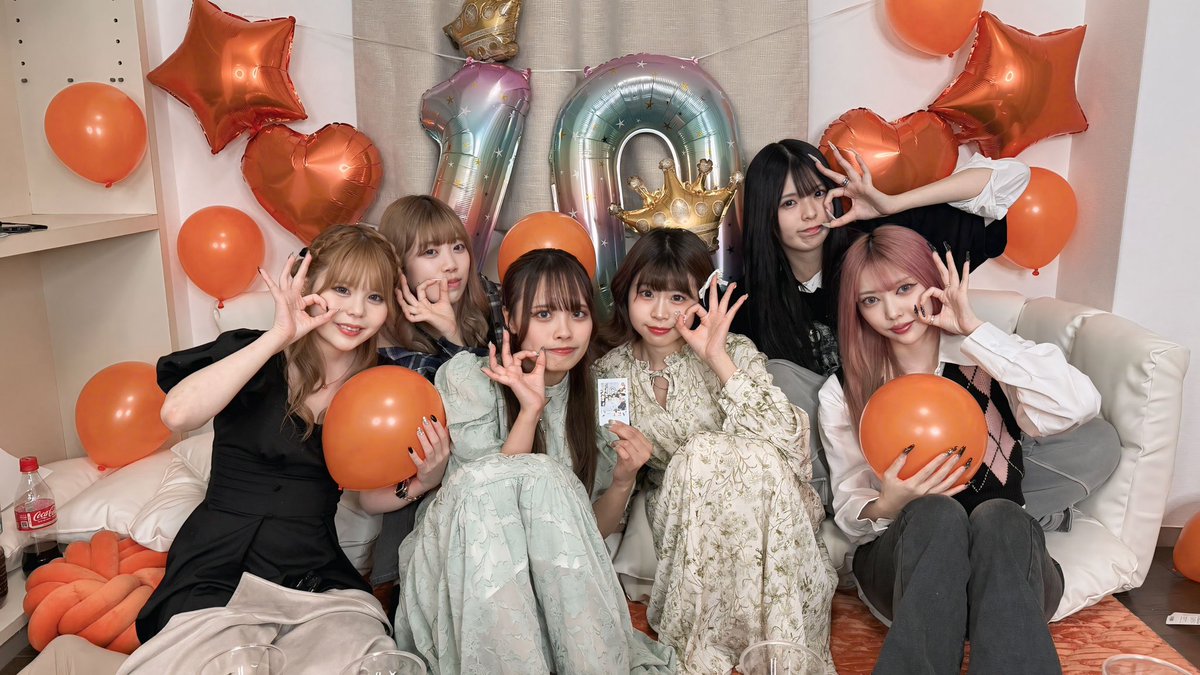 SUNNY CIRCLE サニサー (@sunnycofficial) on Twitter photo 🎁登録者数10万人記念プレゼント企画🎁
生配信直後撮り下ろし集合チェキを
抽選で"1名様"にプレゼント‼️
【応募方法】
①このツイートをRT&リプ
②このアカウントと下記アカウントをフォロー
●しゅがー(<a href="/syugar_sunnyc/">しゅがー 【SUNNY CIRCLE】👱🏻♀️💙</a> )
●うと(<a href="/uto_sunnyc/">うと【SUNNY CIRCLE】👽💜</a> )
●あんず(<a href="/anzu_sunnyc/">あんず【SUNNY CIRCLE】👼🏻💮💕</a> )
●つき(<a href="/tsuki_sunnyc/">つき 【SUNNY CIRCLE】</a> ) 🎁登録者数10万人記念プレゼント企画🎁
生配信直後撮り下ろし集合チェキを
抽選で"1名様"にプレゼント‼️
【応募方法】
①このツイートをRT&リプ
②このアカウントと下記アカウントをフォロー
●しゅがー(<a href="/syugar_sunnyc/">しゅがー 【SUNNY CIRCLE】👱🏻♀️💙</a> )
●うと(<a href="/uto_sunnyc/">うと【SUNNY CIRCLE】👽💜</a> )
●あんず(<a href="/anzu_sunnyc/">あんず【SUNNY CIRCLE】👼🏻💮💕</a> )
●つき(<a href="/tsuki_sunnyc/">つき 【SUNNY CIRCLE】</a> )