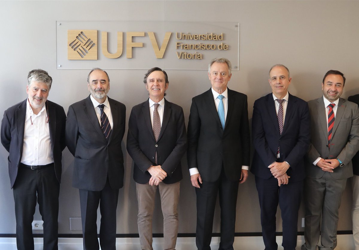 La Universidad del Desarrollo suscribió un acuerdo de colaboración con la Universidad Francisco de Vitoria (UFV) de España, con el fin de consolidar una alianza estratégica que proyecta nuevas oportunidades académicas y de internacionalización para estudiantes y docentes. 🤝📃