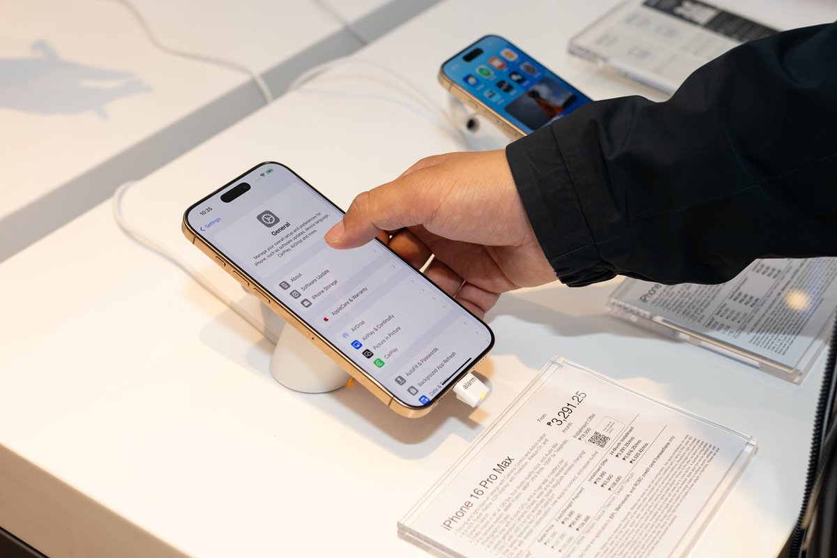 appsgadget's tweet image. Cebu, it’s time to upgrade! 🎉 Power Mac Center opens at SM Seaside with up to ₱21K off iPads, ₱17.5K off iPhones &amp;amp; more! Deals last ‘til May 11. Earn rewards via 1 Infinite app too! 💥 @PowerMacCenter 
#PowerMacCenter #SMSeasideCebu #AppleDeals #TechCebu