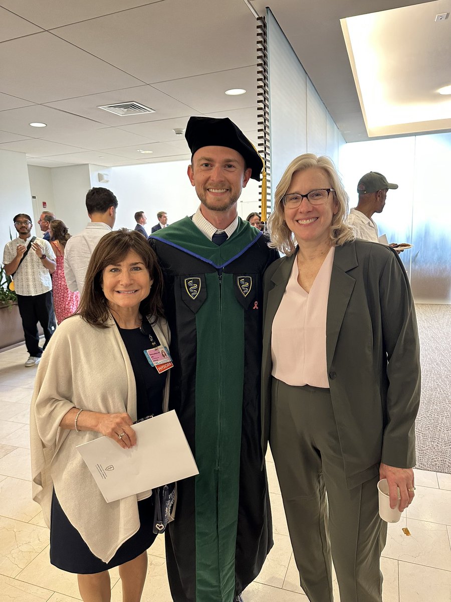ShorelslShore's tweet image. Zucker School of Medicine graduation! Congrats to all. A few pics of our future anesthesiologists. @ZuckerSoM @NorthwellHealth