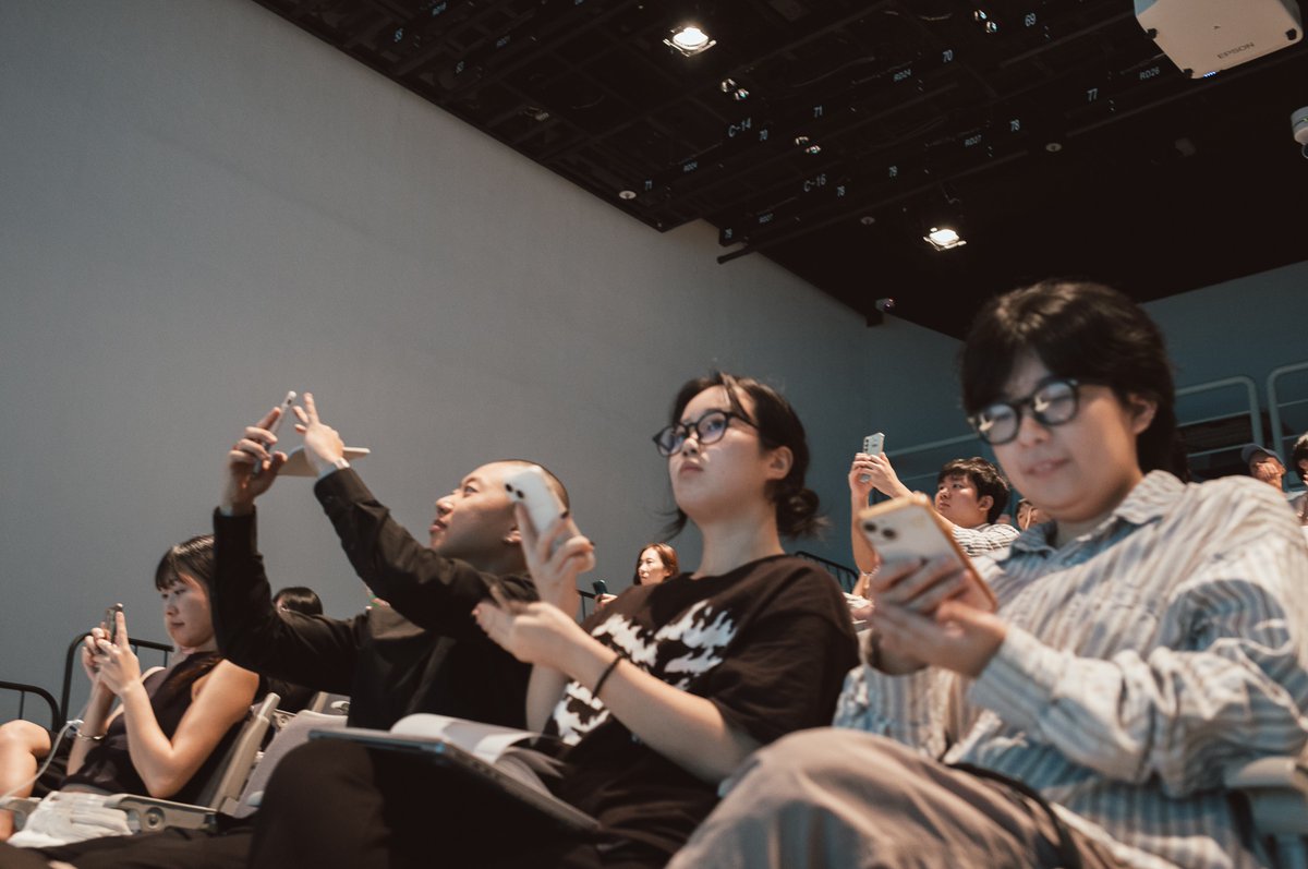 thedesignnetcom's tweet image. → Snapshots at Platform-L Contemporary Art Center in Gangnam district in Seoul during The Design Network Conf

September 2024

Photos by Patryk Wiśniewski @panpatryk⁠

@platforml.official

#platforml
#koreangraphicdesign
#thedesignnetwork
#thedesignnetworkconf
#euroasiadesign