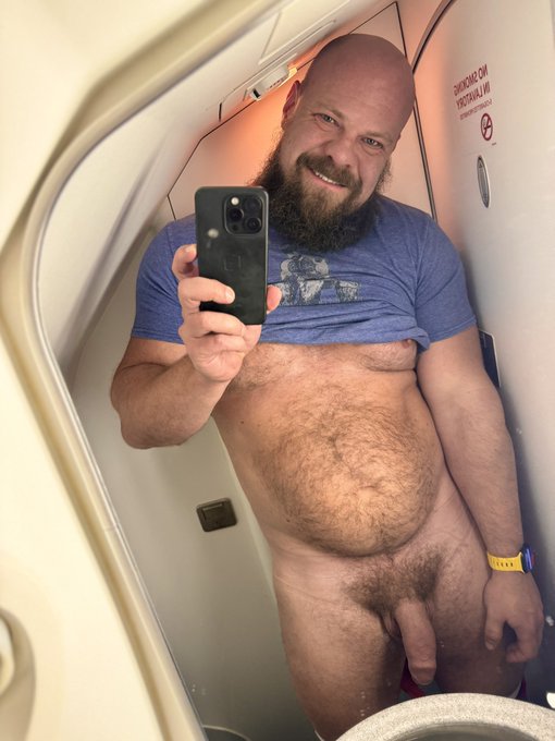 Watch WildCuddler 🔜 Folsom's leaked NSFW photo on TwXstars