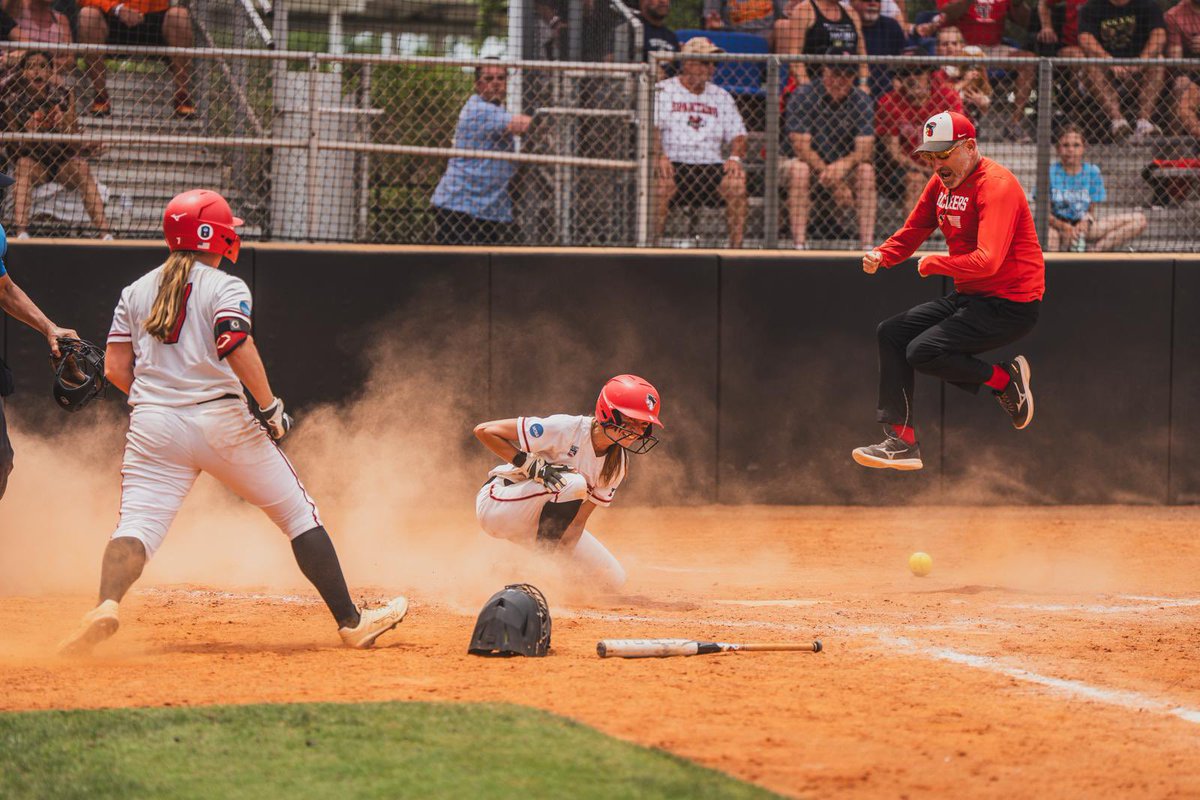 This photo says it all. #Team40 - Thank you, I love you! <a href="/BarryUSoftball/">Barry University Softball</a>