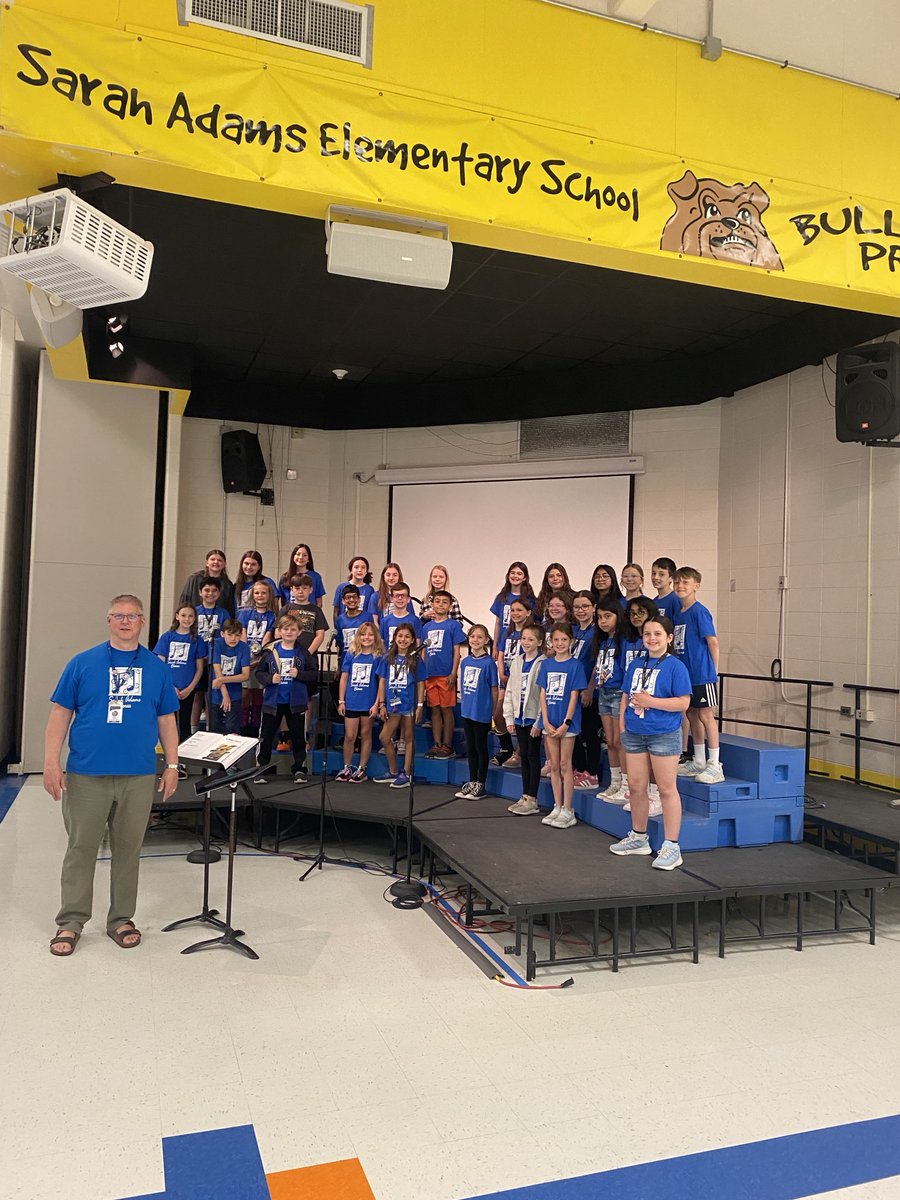 Sing away SA chorus!
