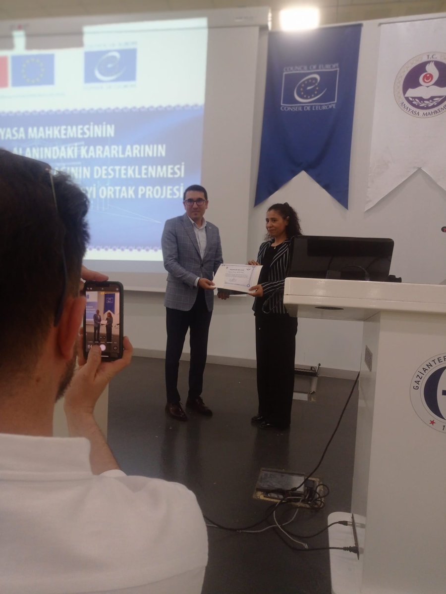 Avrupa Birliği - Avrupa Konseyi Ortak Projesi kapsamında Anayasa Mahkemesi Raportörü Soner GÖÇER in konuşmacı olarak katıldığı Bireysel Başvuru ve Yaşam Hakkı konulu etkinlik Fakültemizde 12.05.2025 tarihinde başarıyla gerçekleştirilmiştir.