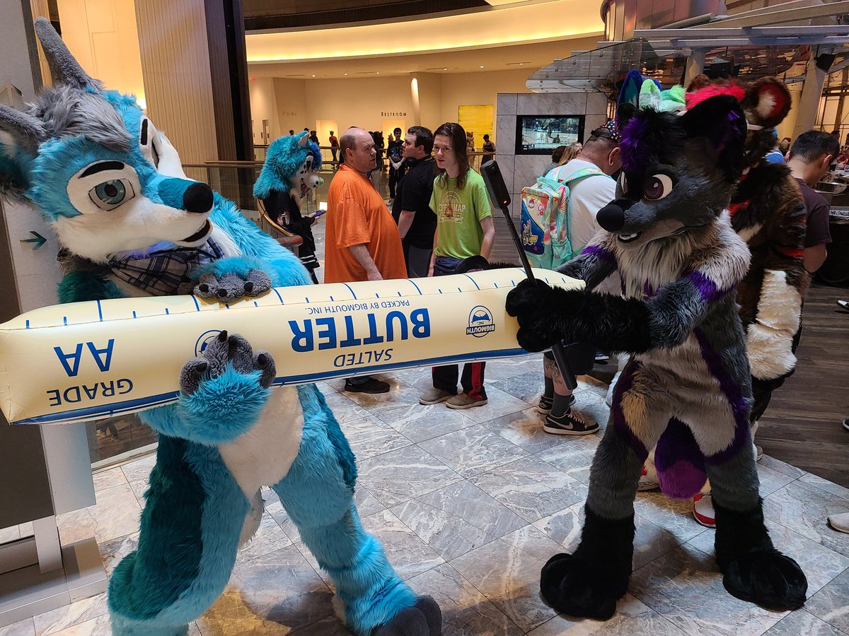 <a href="/TyBluey/">TyBluey</a> and <a href="/Valckan/">Valckan</a> fighting over butter at #FWA2025, sure hope it didn't come from a yeen 🤣