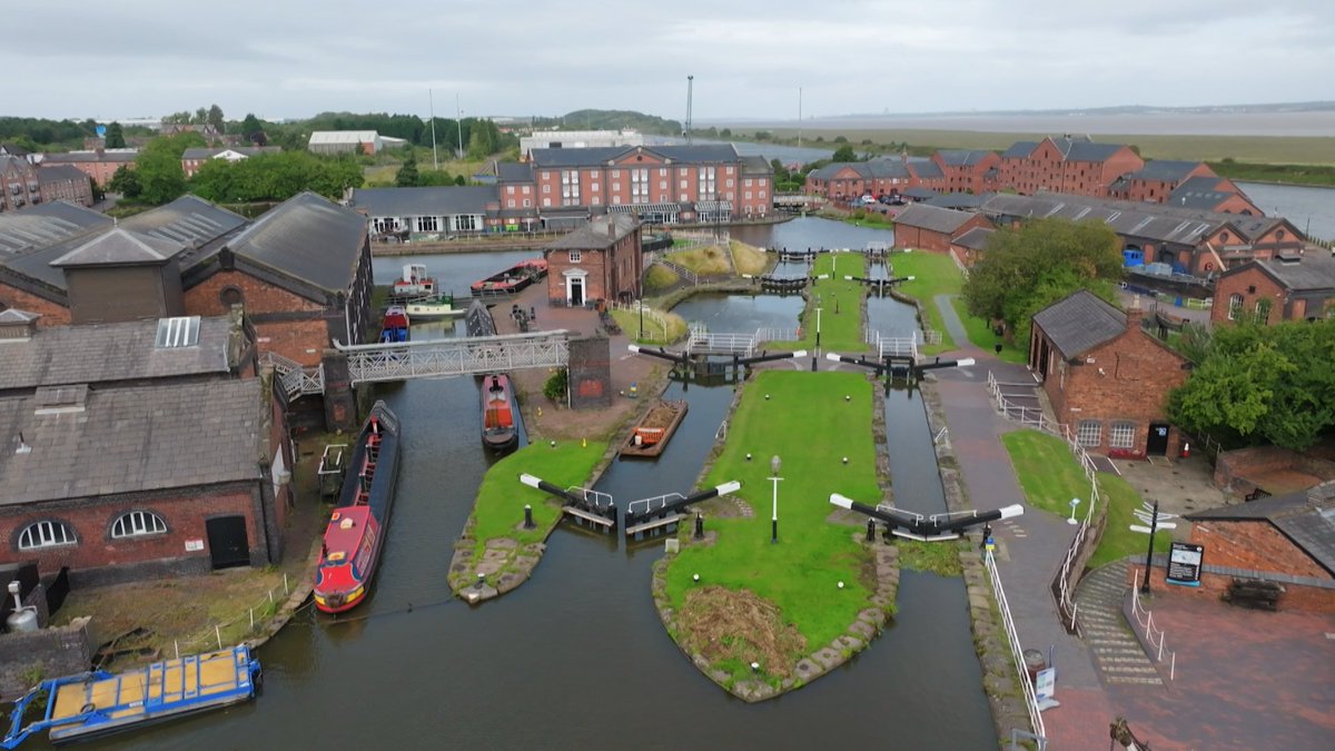 Canal & River Trust Boating (@crtboating) on Twitter photo Have you been watching the latest series of @channel4's Narrow Escapes? ๐บ
Series two has been highlighting the work the <a href="/CanalRiverTrust/">Canal & River Trust</a> does as well as meeting our staff and volunteers that make it happen. ๐ Watch weekdays at 4pm or on demand here ๐ utm.io/uijKc Have you been watching the latest series of @channel4's Narrow Escapes? ๐บ
Series two has been highlighting the work the <a href="/CanalRiverTrust/">Canal & River Trust</a> does as well as meeting our staff and volunteers that make it happen. ๐ Watch weekdays at 4pm or on demand here ๐ utm.io/uijKc