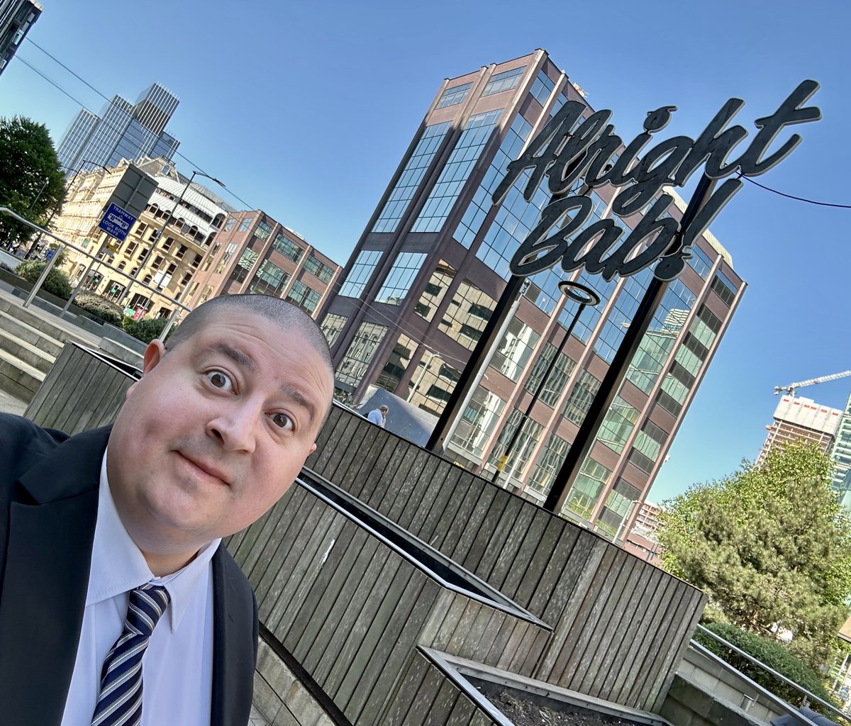 SimonGBrooks's tweet photo. A busy and important morning! 👔🤞🏻
#AlrightBab #Birmingham ☀️ https://t.co/9JvV1nPSi6