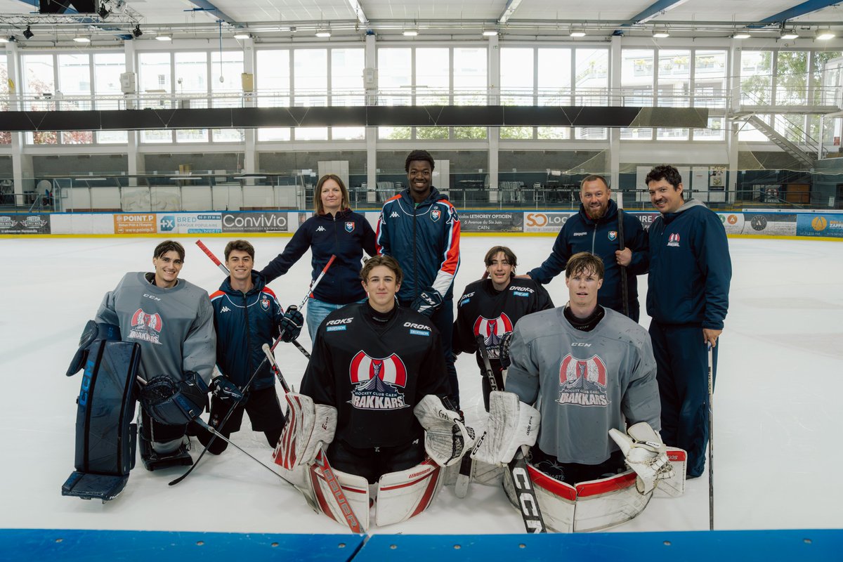 Ce matin, Pierre et Kara ont rangé les gants pour passer la matinée avec les gardiens des <a href="/Drakkarsdecaen/">Drakkars de Caen</a> : visite, échanges, spé gardien et petit tour sur la glace 🧊

Merci aux Drakkars pour l'accueil et rendez-vous dans quelques semaines, chez nous, cette fois-ci 🤝

#SMCaen